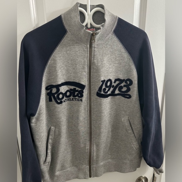 Vintage Roots Athletics Men’s Grey & Blue Zip Up Sweater - Size S Unisex - Picture 2 of 5